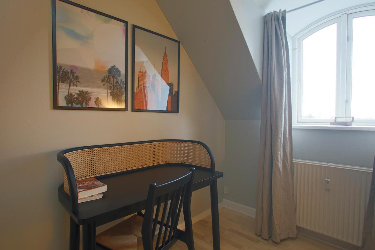 Unique 5 Bedroom W Exposed Beams In Köpenhamn