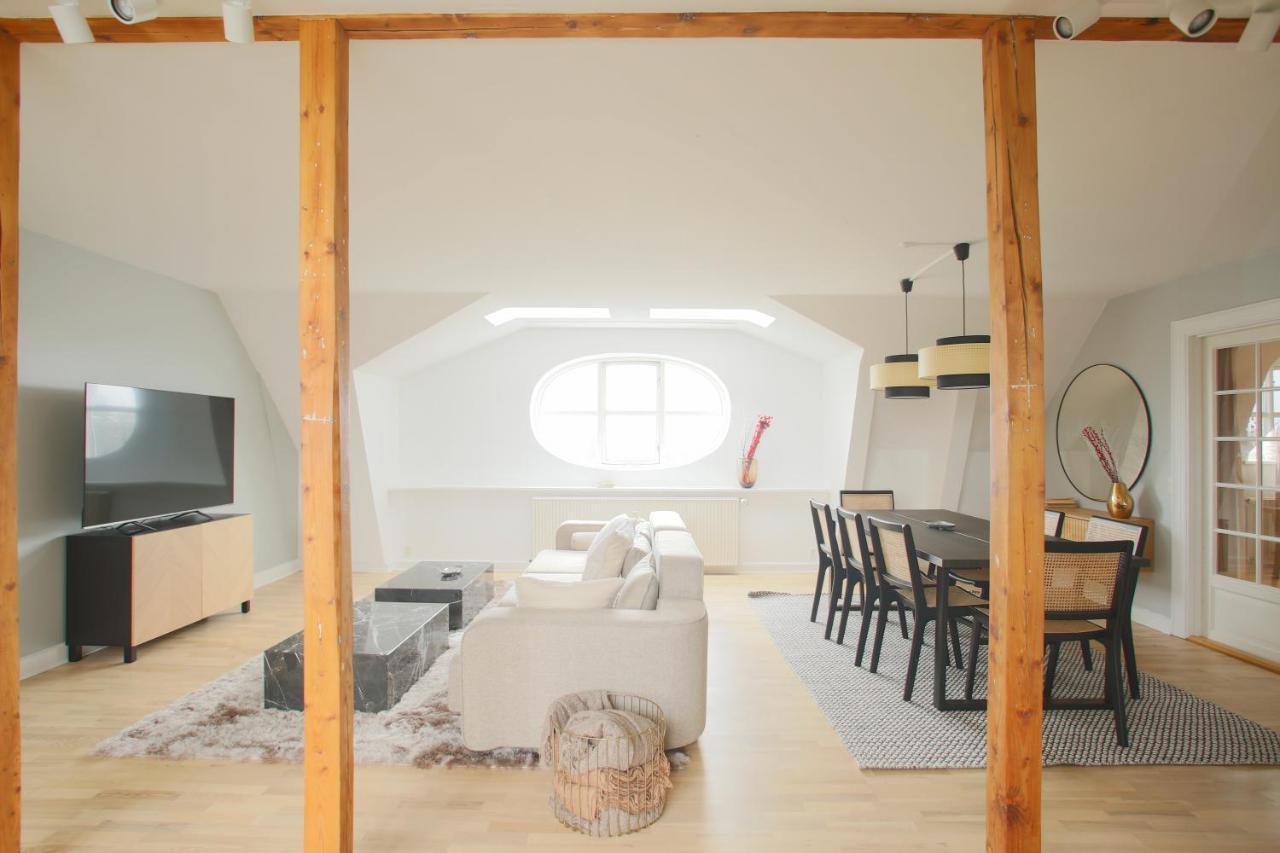 Lägenhet Unique 5 Bedroom W Exposed Beams In *