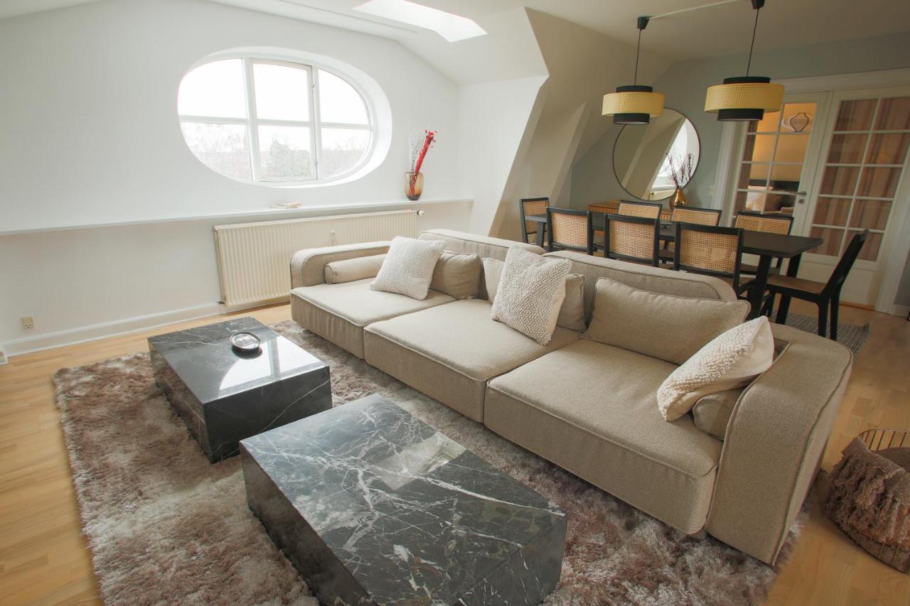 Unique 5 Bedroom W Exposed Beams In Lägenhet *