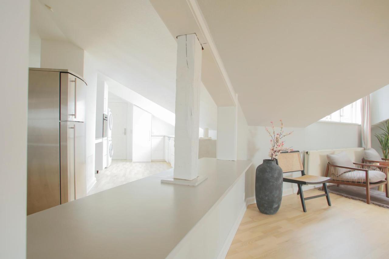 Unique 5 Bedroom W Exposed Beams In * Köpenhamn